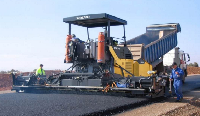 穩(wěn)定土路拌機(jī)和冷再生的區(qū)別