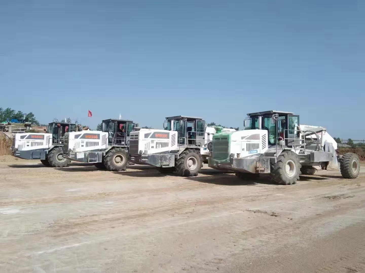 冷再生機租賃助四川平昌加快公路提檔升級改造